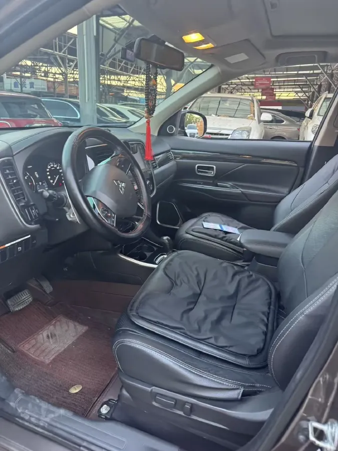 2018 Mitsubishi Outlander 2.4L 192HP L4 CVT,autocango,china used car exporter,china ev exporter,chinese used car exporter,chinese used ev exporter