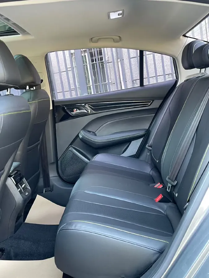 2021 Roewe i5 1.5L 120HP L4 CVT,autocango,china used car exporter,china ev exporter,chinese used car exporter,chinese used ev exporter