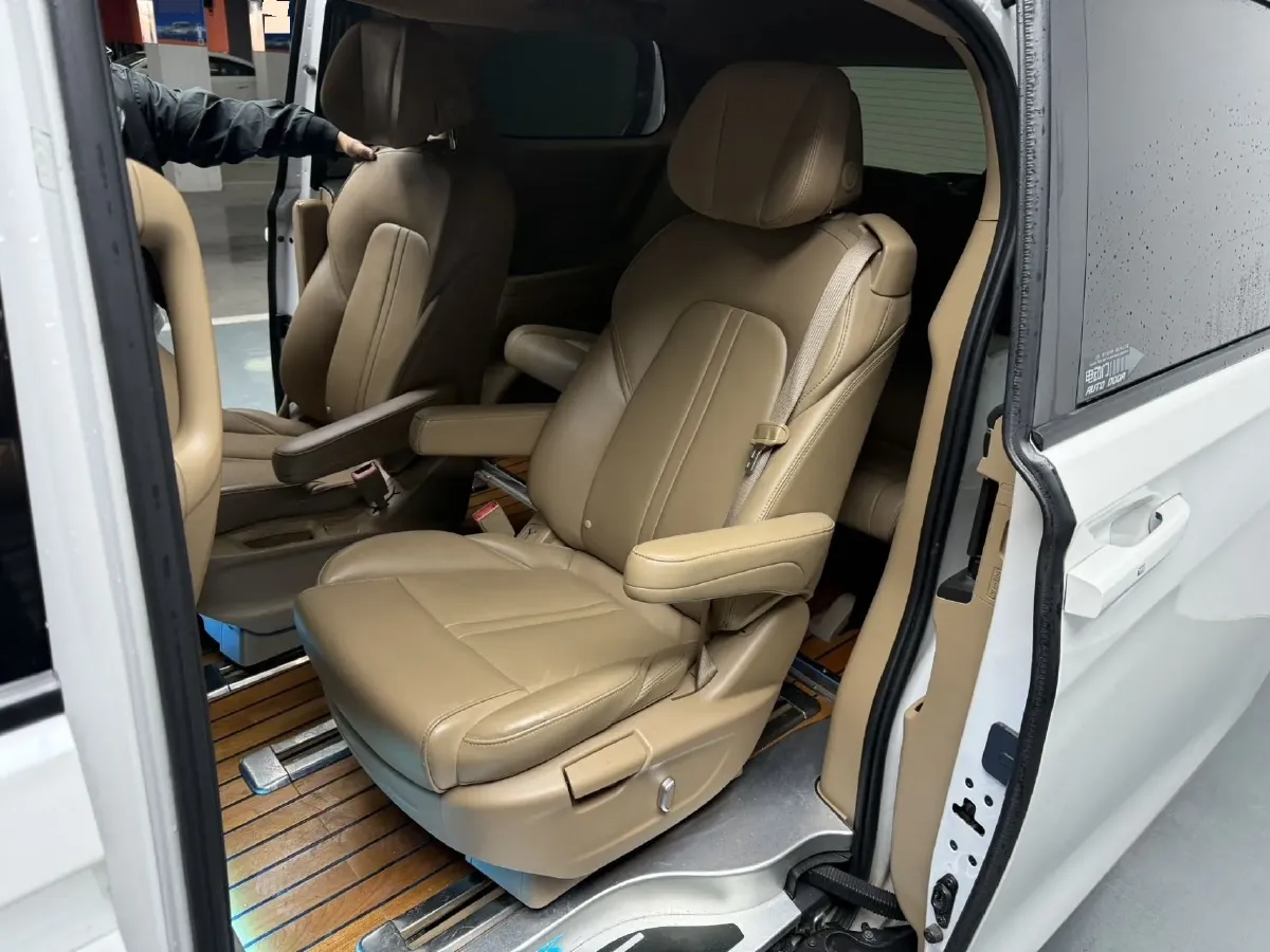 2021 Buick GL8 2.0T 237HP L4 9AT,autocango,china used car exporter,china ev exporter,chinese used car exporter,chinese used ev exporter
