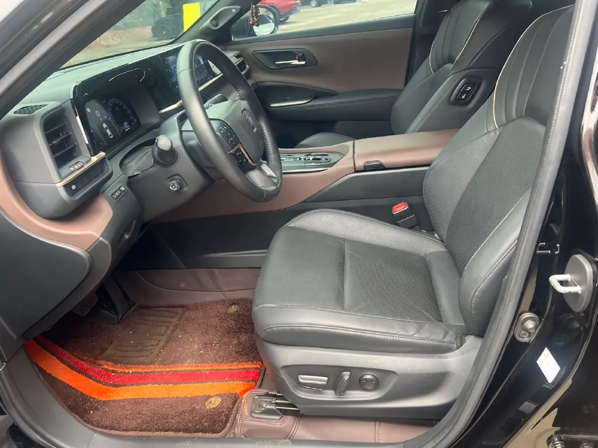 2023 Toyota CrownSportCross 2.5L 185HP L4 E-CVT Hybrid,autocango,china used car exporter,china ev exporter,chinese used car exporter,chinese used ev exporter