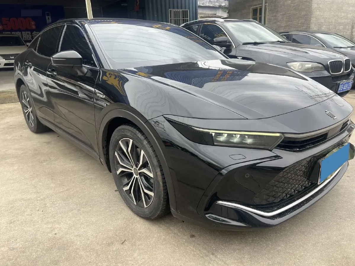 2023 Toyota CrownSportCross 2.5L 185HP L4 E-CVT Hybrid,autocango,china used car exporter,china ev exporter,chinese used car exporter,chinese used ev exporter