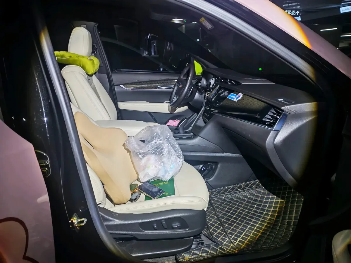 2020 Cadillac XT6 2.0T 237HP L4 9AT,autocango,china used car exporter,china ev exporter,chinese used car exporter,chinese used ev exporter