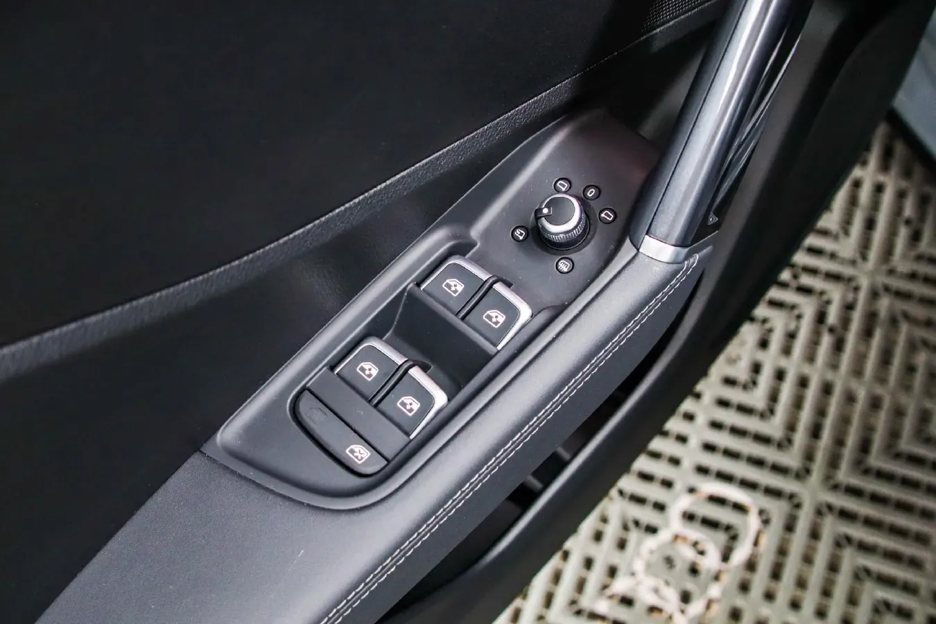 2022 Audi Q2L 1.4T 150HP L4 7DCT,autocango,china used car exporter,china ev exporter,chinese used car exporter,chinese used ev exporter