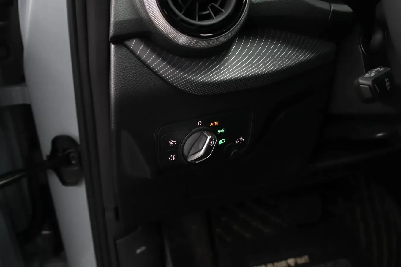 2022 Audi Q2L 1.4T 150HP L4 7DCT,autocango,china used car exporter,china ev exporter,chinese used car exporter,chinese used ev exporter