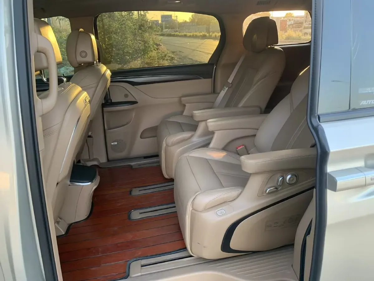 2021 Buick GL8 2.0T 237HP L4 9AT,autocango,china used car exporter,china ev exporter,chinese used car exporter,chinese used ev exporter
