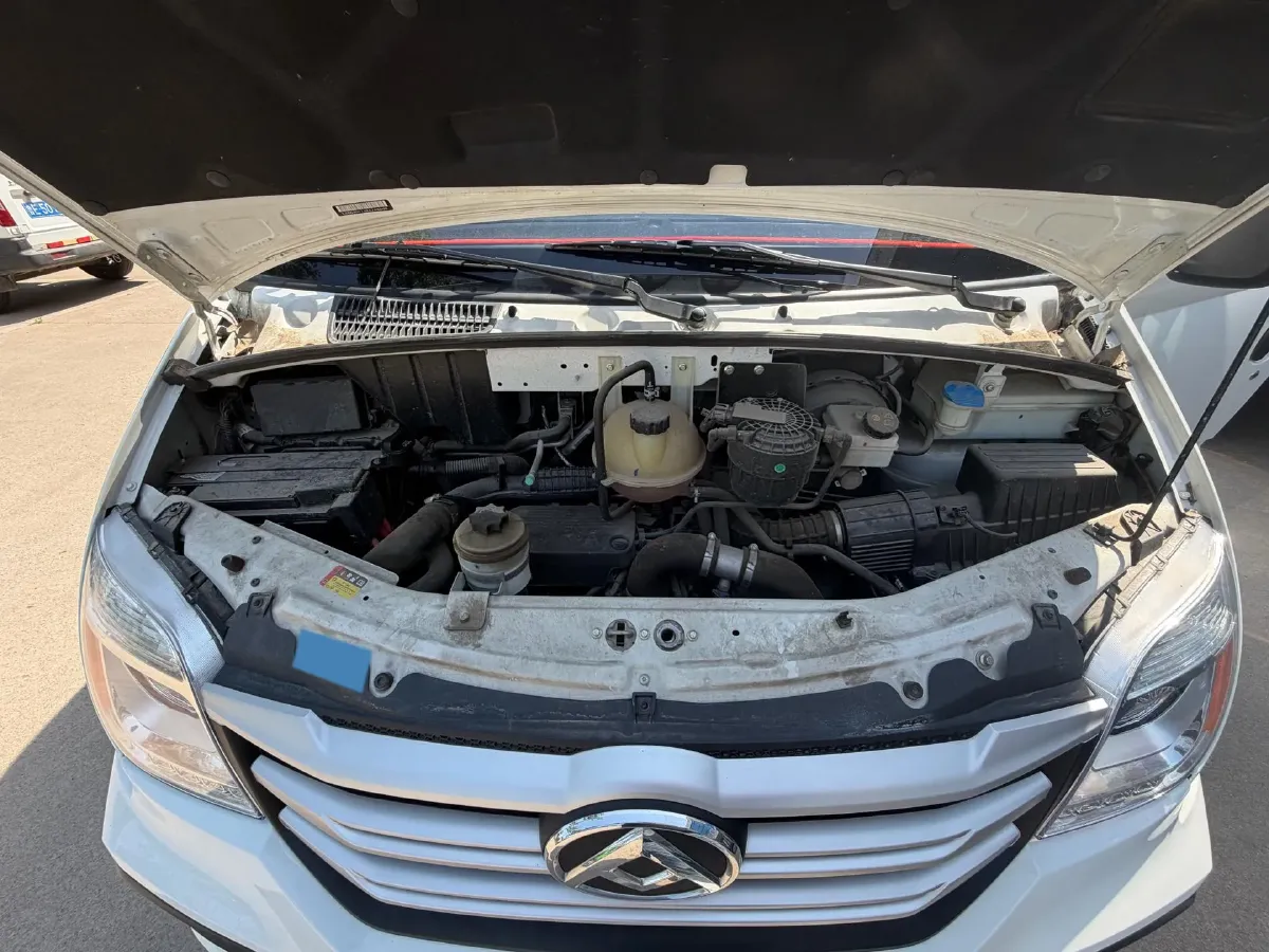 2024 MAXUS XinTu V80 2.0T 147HP L4 6MT,autocango,china used car exporter,china ev exporter,chinese used car exporter,chinese used ev exporter