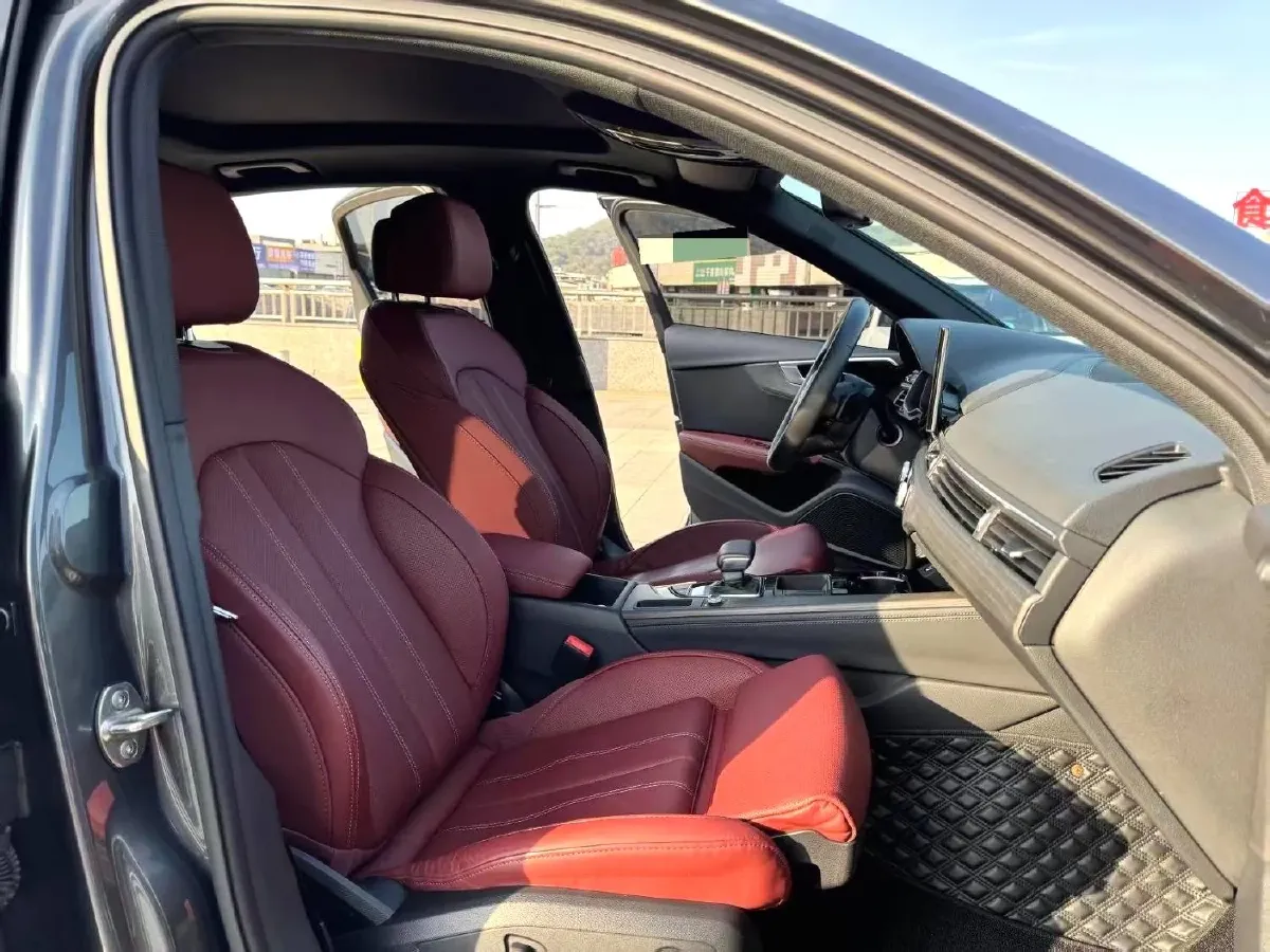 2023 Audi A4L 2.0T 190HP L4 7DCT,autocango,china used car exporter,china ev exporter,chinese used car exporter,chinese used ev exporter