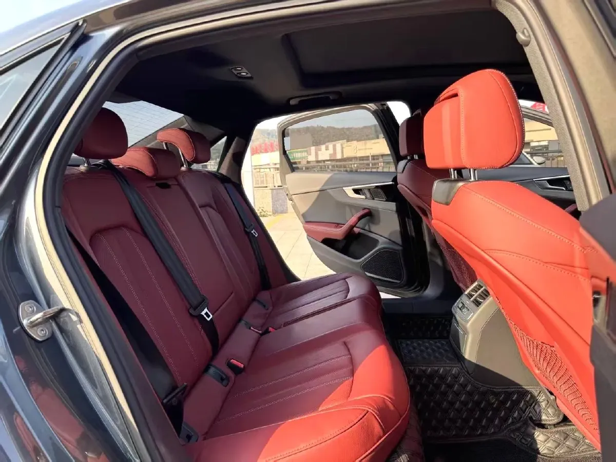 2023 Audi A4L 2.0T 190HP L4 7DCT,autocango,china used car exporter,china ev exporter,chinese used car exporter,chinese used ev exporter