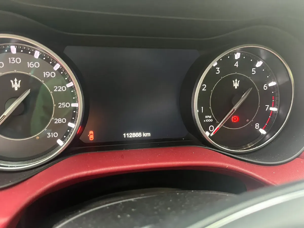 2021 Maserati Ghibli 2.0T 330HP L4 8AT,autocango,china used car exporter,china ev exporter,chinese used car exporter,chinese used ev exporter