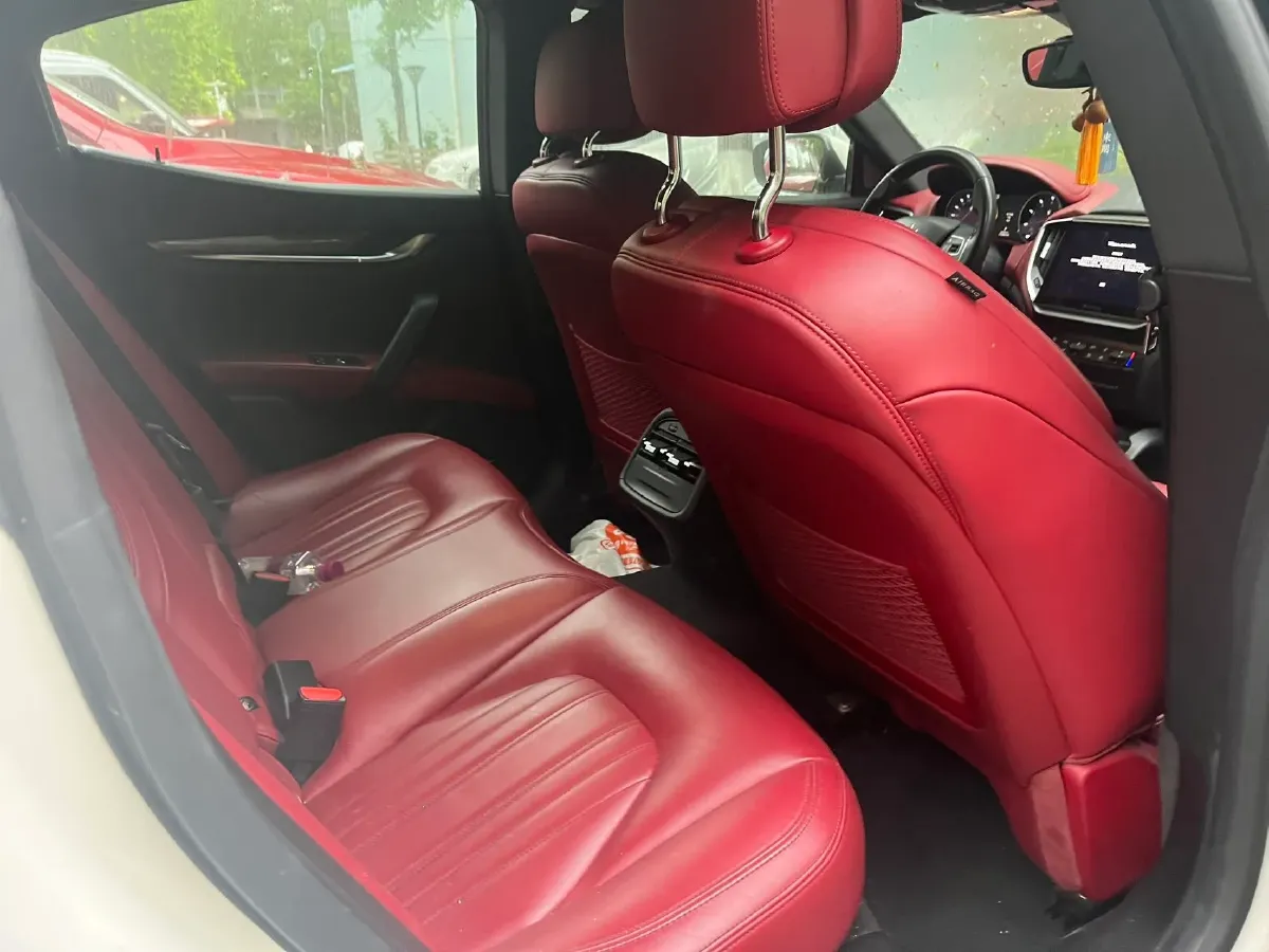 2021 Maserati Ghibli 2.0T 330HP L4 8AT,autocango,china used car exporter,china ev exporter,chinese used car exporter,chinese used ev exporter