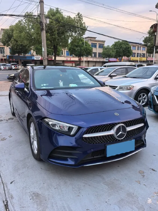2020 Mercedes-Benz A Class 1.3T 163HP L4 7DCT,autocango,china used car exporter,china ev exporter,chinese used car exporter,chinese used ev exporter
