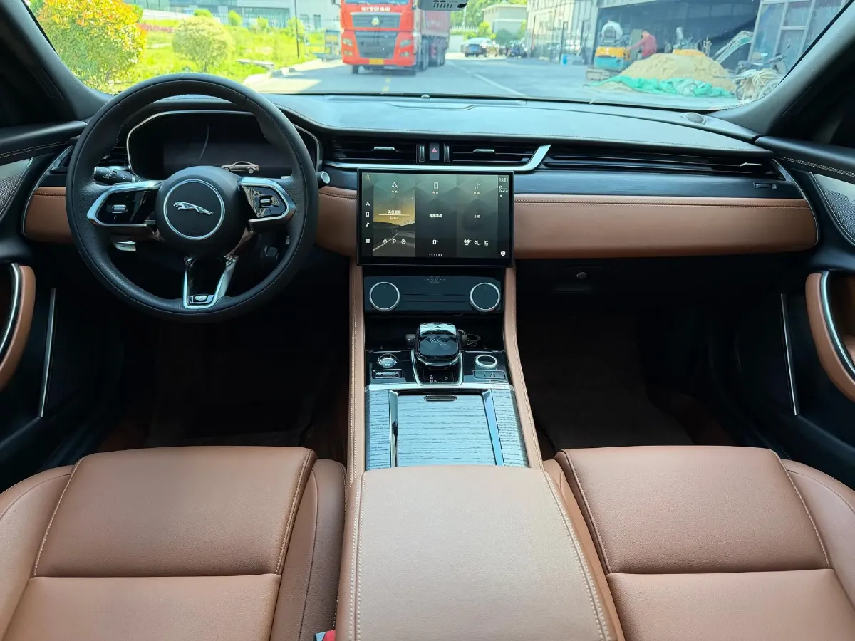 2023 Jaguar XFL 2.0T 250HP L4 8AT,autocango,china used car exporter,china ev exporter,chinese used car exporter,chinese used ev exporter