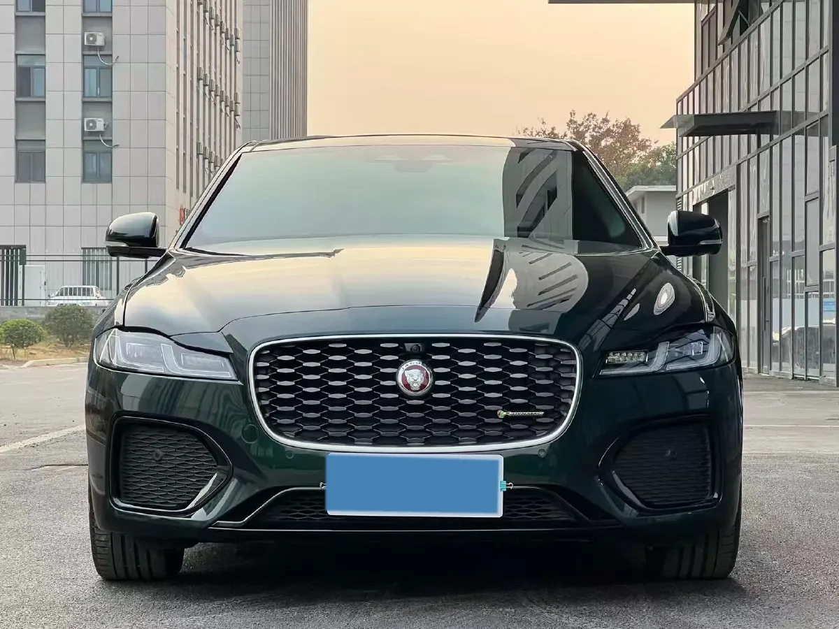2023 Jaguar XFL 2.0T 250HP L4 8AT,autocango,china used car exporter,china ev exporter,chinese used car exporter,chinese used ev exporter