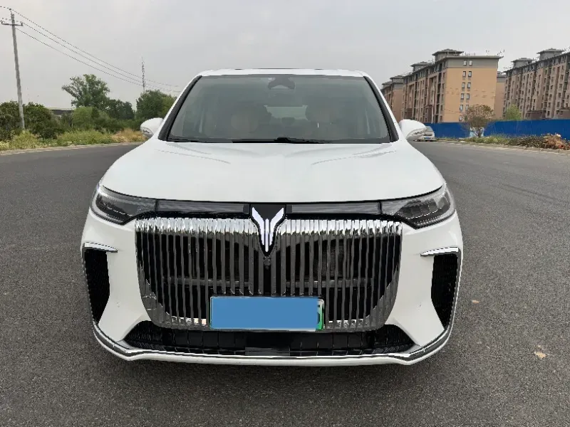 2024 Voyah Dream 1.5T 150HP L4 PHEV 43KWH,autocango,china used car exporter,china ev exporter,chinese used car exporter,chinese used ev exporter