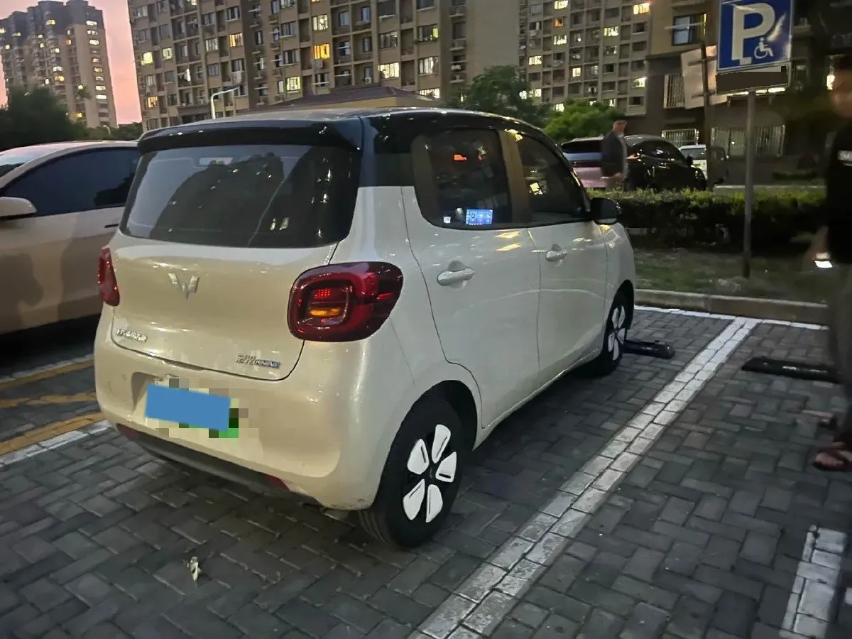 2025 WuLing HongGuang MINI EV BEV 16.2KWH,autocango,china used car exporter,china ev exporter,chinese used car exporter,chinese used ev exporter