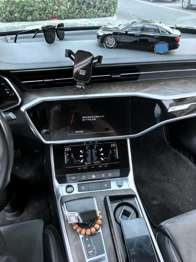 2021 Audi A6L 2.0T 224HP L4 7DCT,autocango,china used car exporter,china ev exporter,chinese used car exporter,chinese used ev exporter