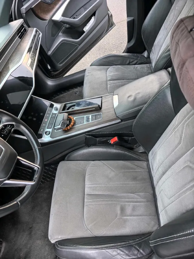 2021 Audi A6L 2.0T 224HP L4 7DCT,autocango,china used car exporter,china ev exporter,chinese used car exporter,chinese used ev exporter