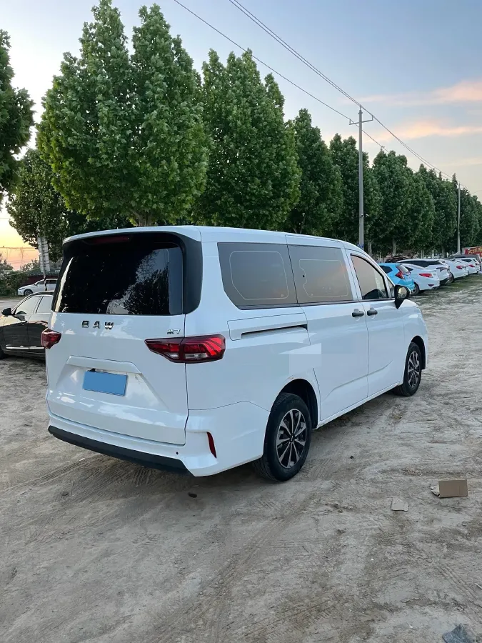 2023 BAW RuiSheng Trump M7 1.6L 124HP L4 5MT,autocango,china used car exporter,china ev exporter,chinese used car exporter,chinese used ev exporter