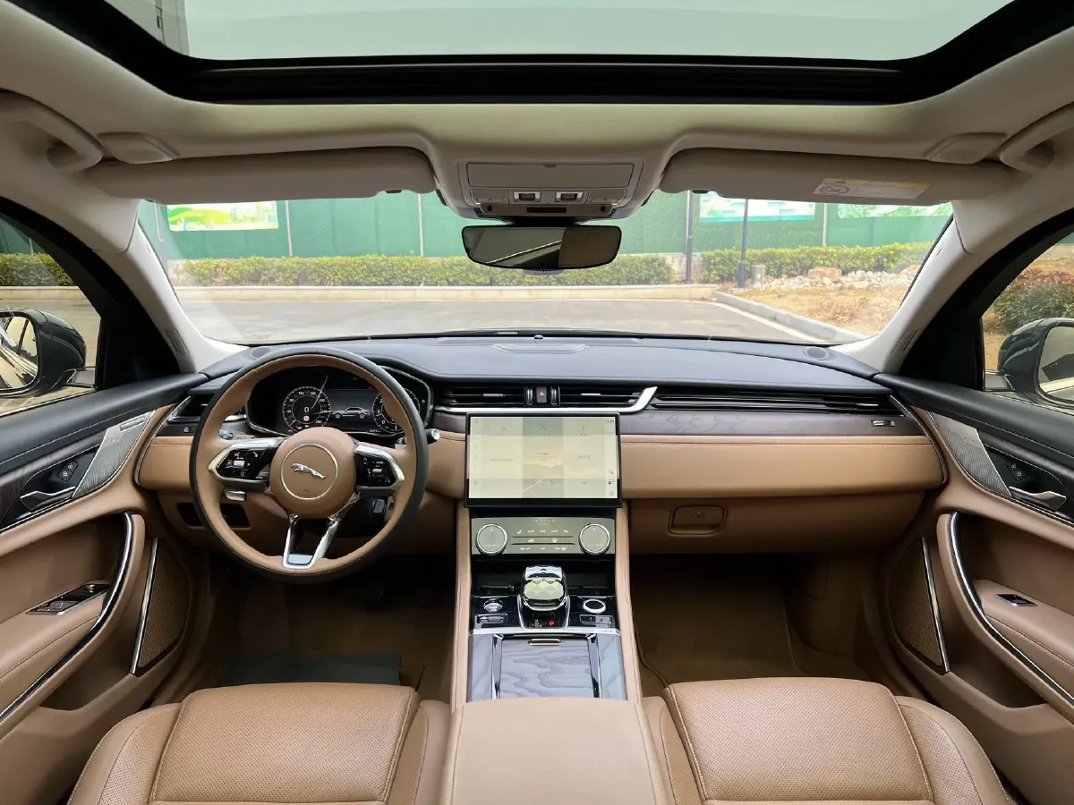2022 Jaguar XFL 2.0T 250HP L4 8AT,autocango,china used car exporter,china ev exporter,chinese used car exporter,chinese used ev exporter