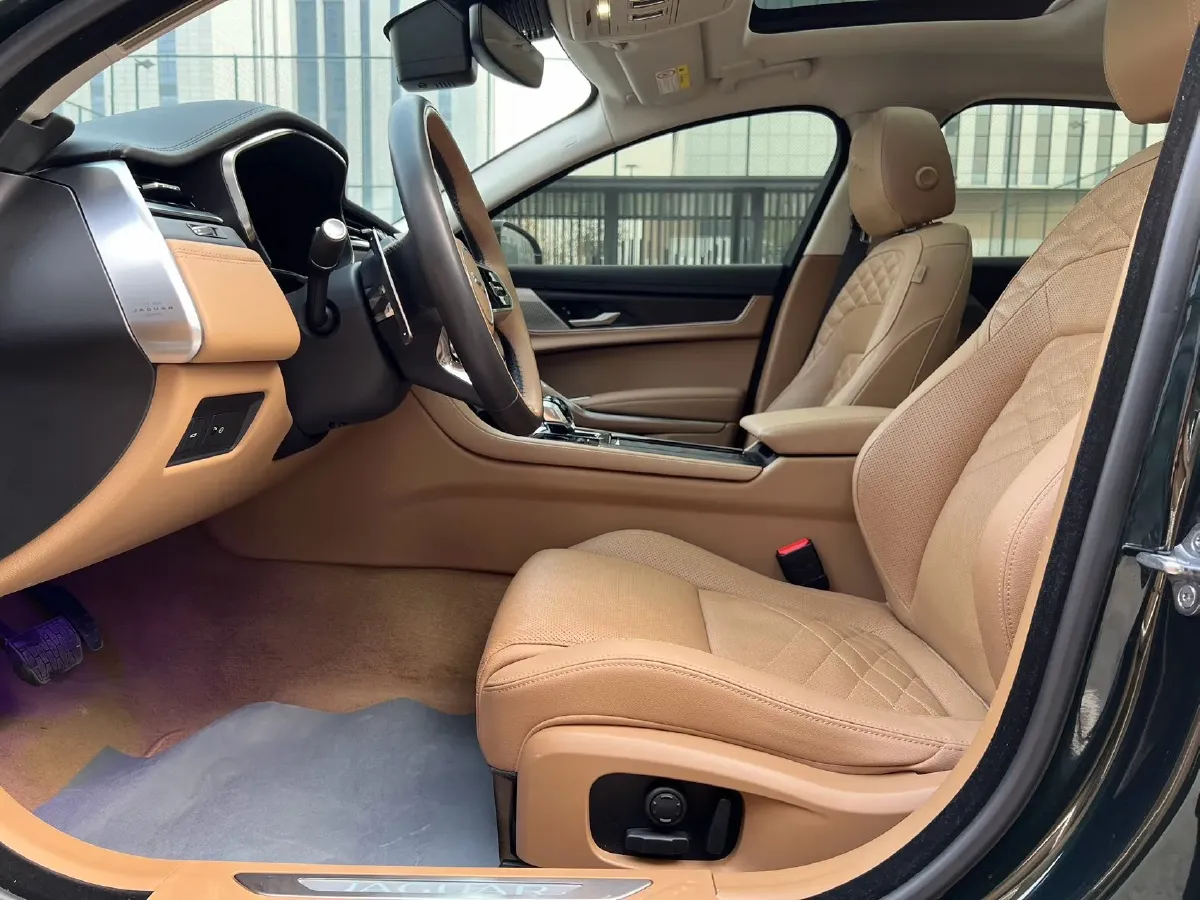 2022 Jaguar XFL 2.0T 250HP L4 8AT,autocango,china used car exporter,china ev exporter,chinese used car exporter,chinese used ev exporter
