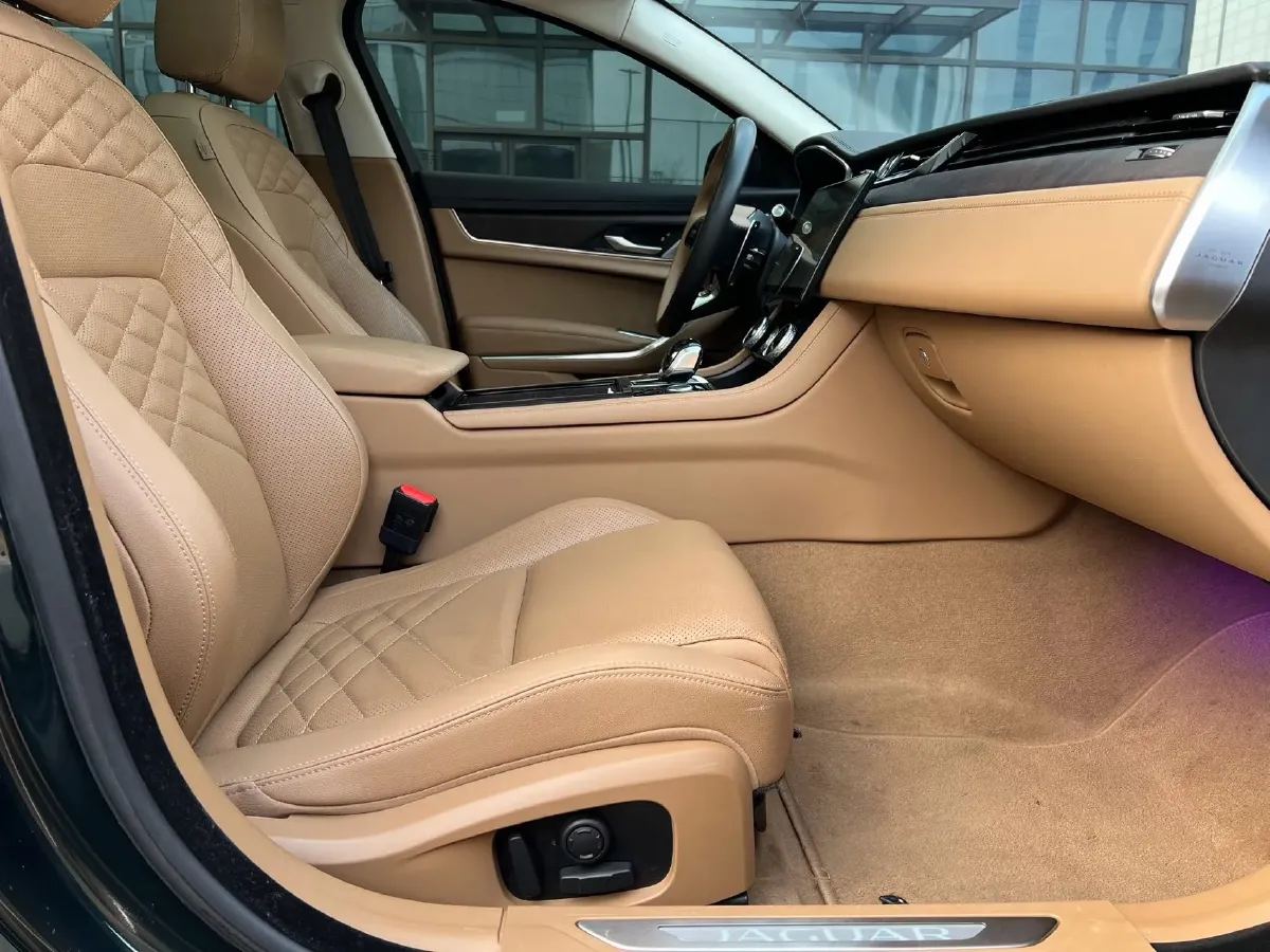 2022 Jaguar XFL 2.0T 250HP L4 8AT,autocango,china used car exporter,china ev exporter,chinese used car exporter,chinese used ev exporter