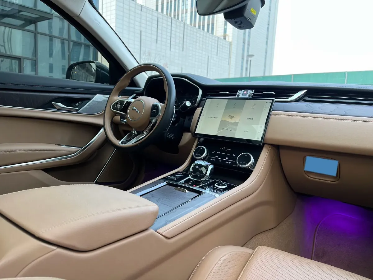 2022 Jaguar XFL 2.0T 250HP L4 8AT,autocango,china used car exporter,china ev exporter,chinese used car exporter,chinese used ev exporter
