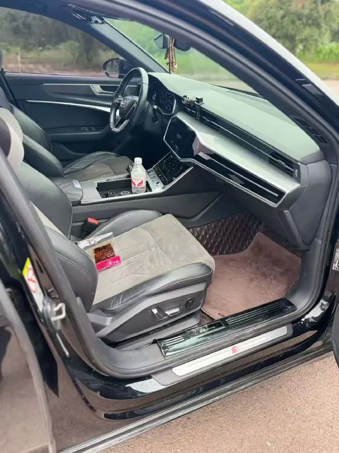 2023 Audi A6L 2.0T 245HP L4 7DCT,autocango,china used car exporter,china ev exporter,chinese used car exporter,chinese used ev exporter