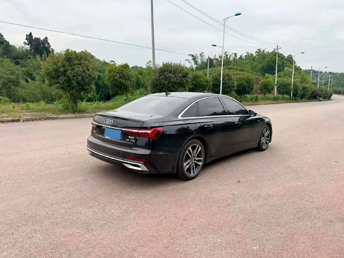 2023 Audi A6L 2.0T 245HP L4 7DCT,autocango,china used car exporter,china ev exporter,chinese used car exporter,chinese used ev exporter
