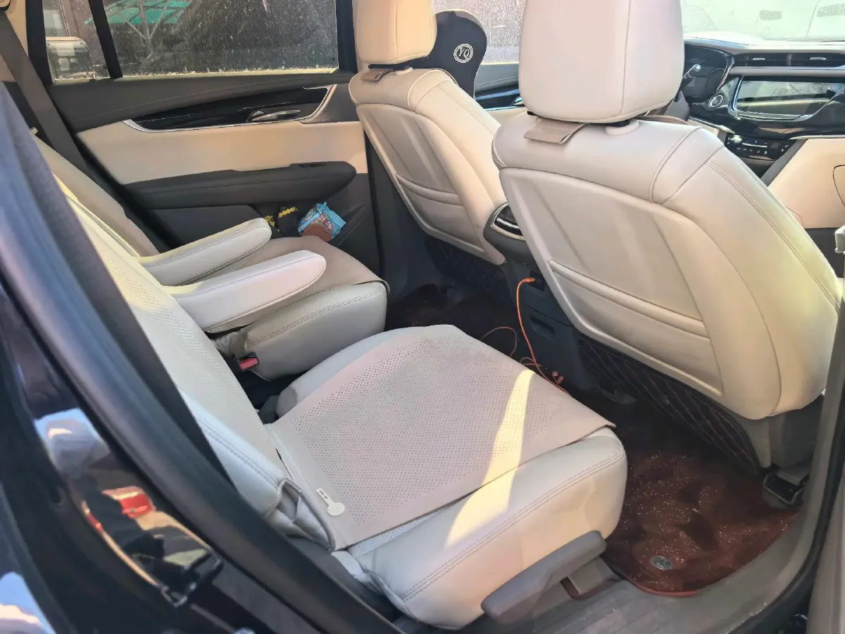 2022 Cadillac XT6 2.0T 237HP L4 9AT,autocango,china used car exporter,china ev exporter,chinese used car exporter,chinese used ev exporter