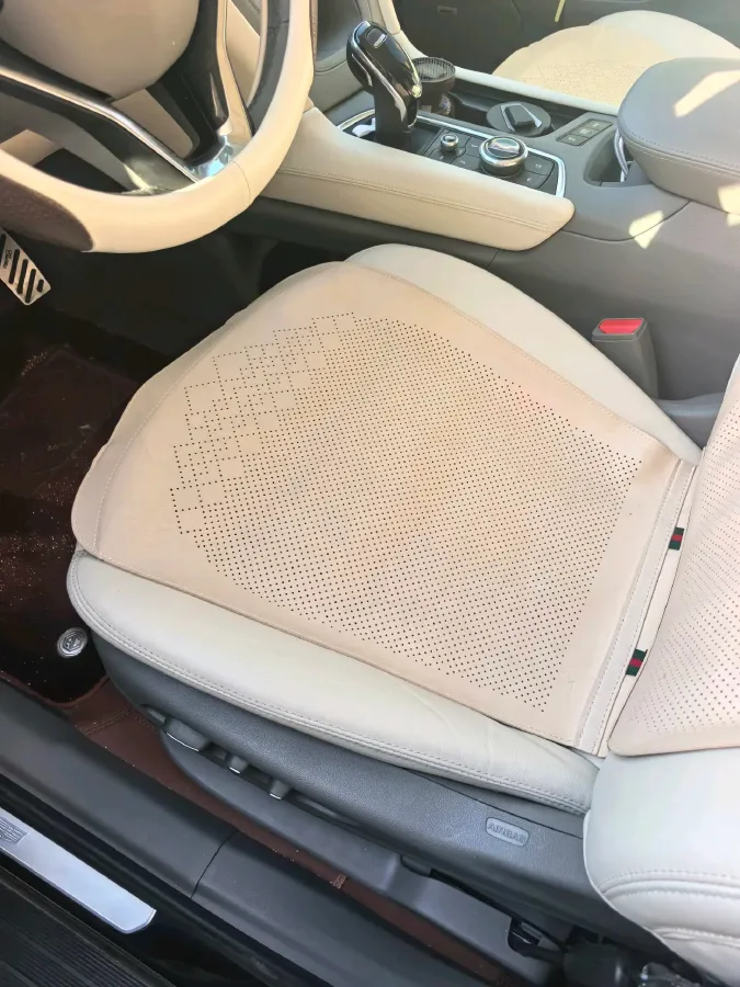 2022 Cadillac XT6 2.0T 237HP L4 9AT,autocango,china used car exporter,china ev exporter,chinese used car exporter,chinese used ev exporter