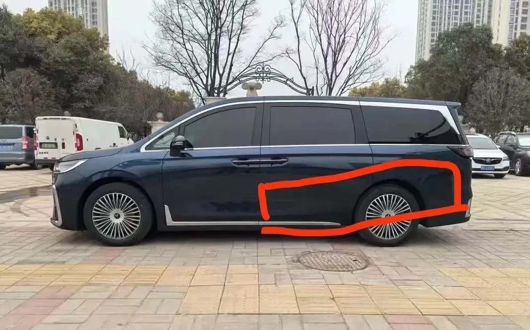 2025 Voyah Dream 1.5T 150HP L4 PHEV 41.7KWH,autocango,china used car exporter,china ev exporter,chinese used car exporter,chinese used ev exporter