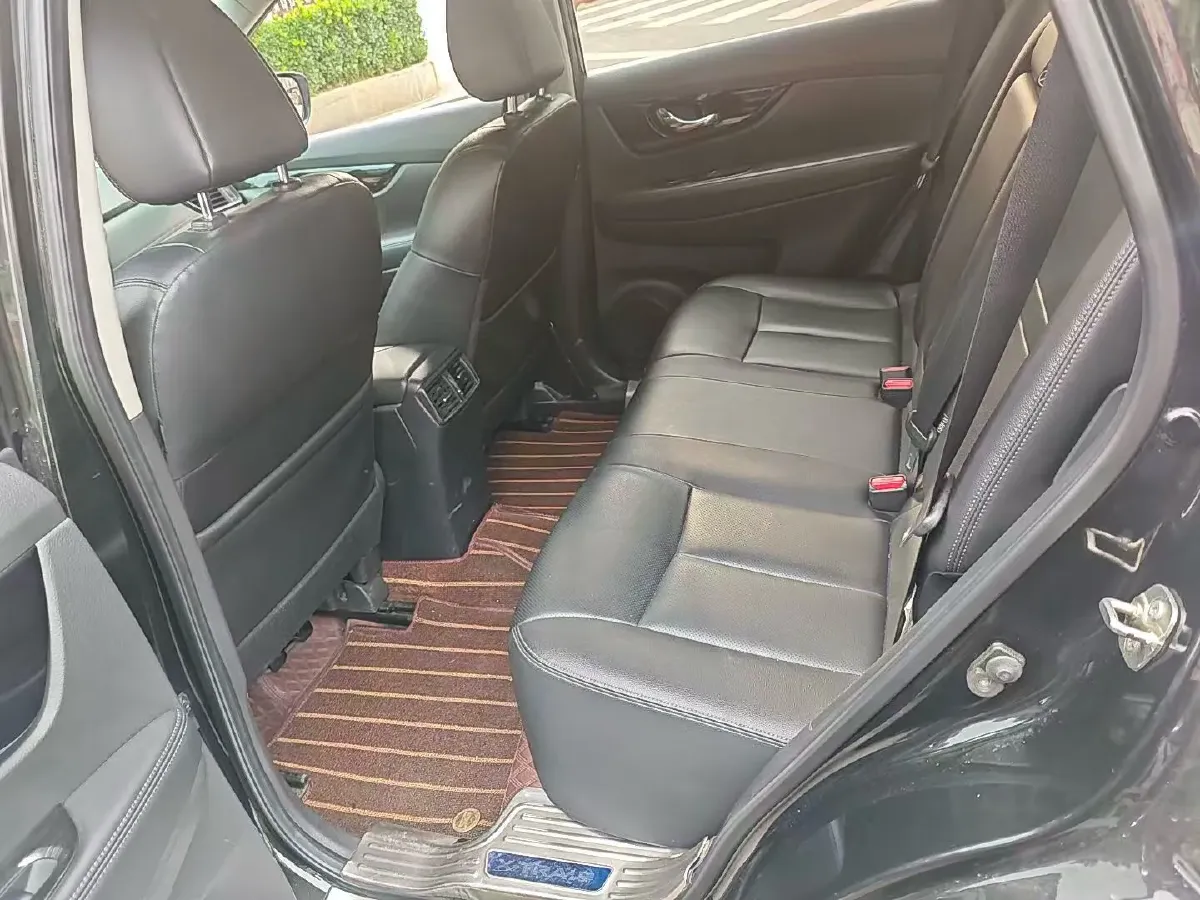 2021 Nissan X-Trail 2.0L 151HP L4 CVT,autocango,china used car exporter,china ev exporter,chinese used car exporter,chinese used ev exporter
