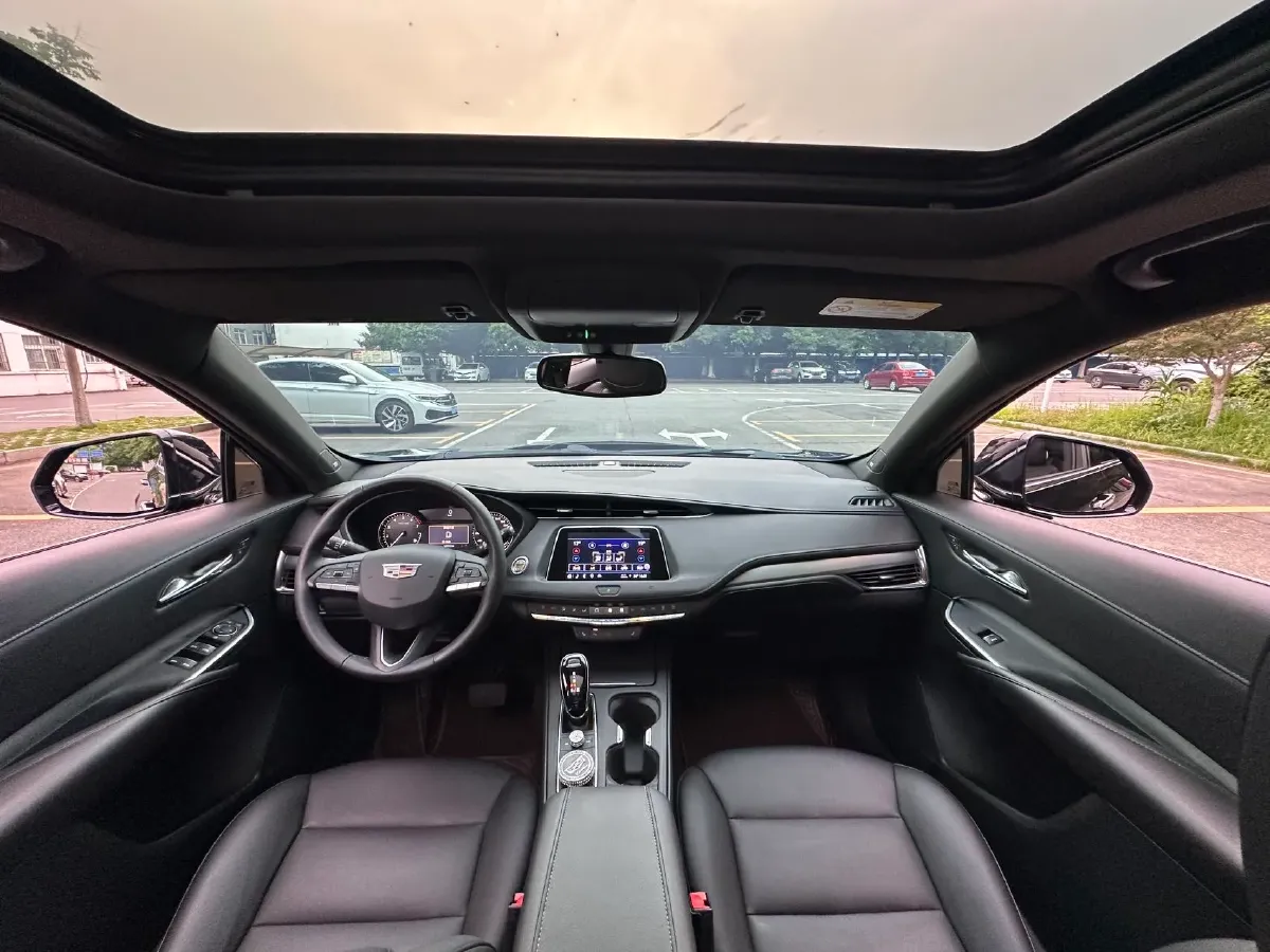 2021 Cadillac XT4 2.0T 237HP L4 9AT,autocango,china used car exporter,china ev exporter,chinese used car exporter,chinese used ev exporter