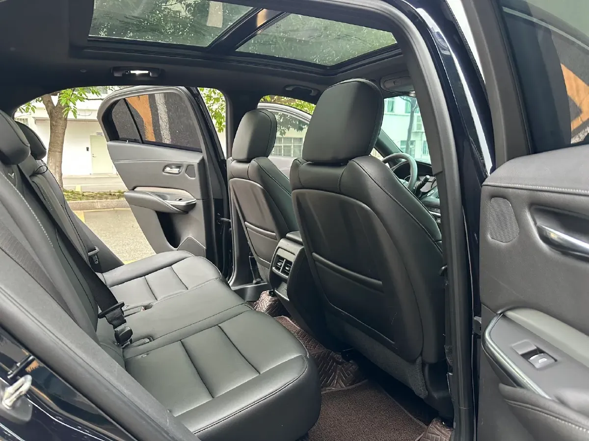 2021 Cadillac XT4 2.0T 237HP L4 9AT,autocango,china used car exporter,china ev exporter,chinese used car exporter,chinese used ev exporter