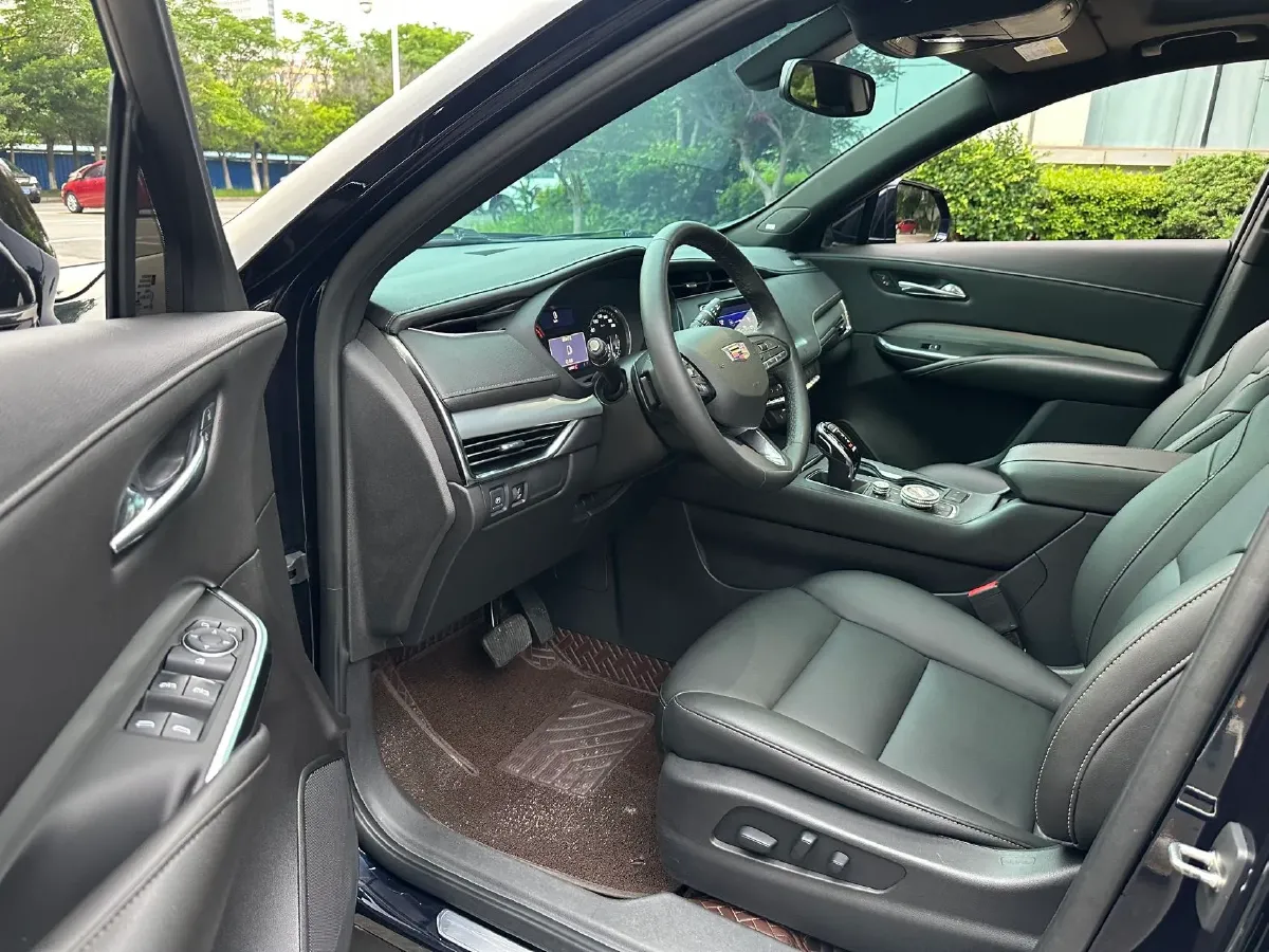 2021 Cadillac XT4 2.0T 237HP L4 9AT,autocango,china used car exporter,china ev exporter,chinese used car exporter,chinese used ev exporter