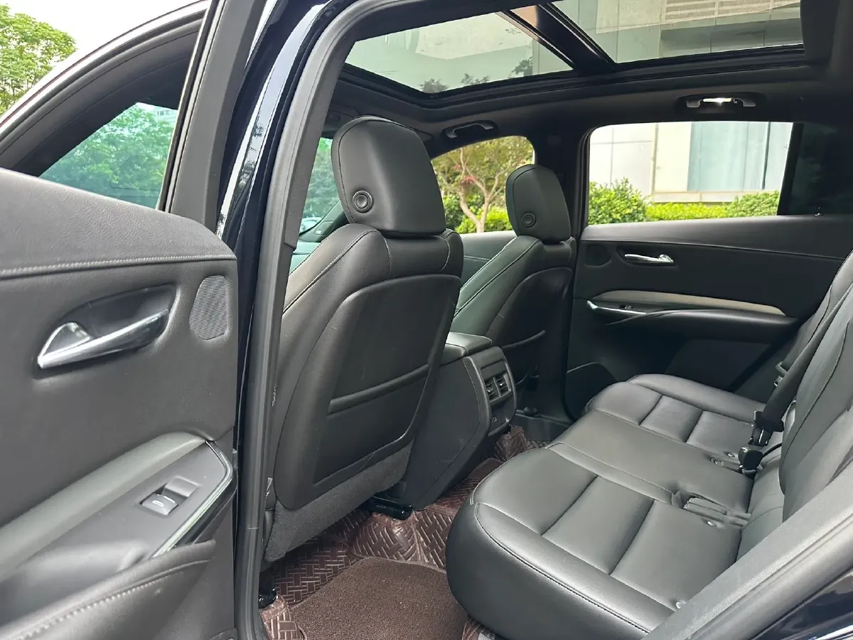 2021 Cadillac XT4 2.0T 237HP L4 9AT,autocango,china used car exporter,china ev exporter,chinese used car exporter,chinese used ev exporter