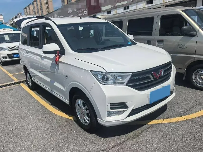 2021 WuLing RongGuang New Truck 1.5L 99HP L4 5MT,autocango,china used car exporter,china ev exporter,chinese used car exporter,chinese used ev exporter