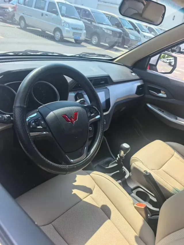 2021 WuLing RongGuang New Truck 1.5L 99HP L4 5MT,autocango,china used car exporter,china ev exporter,chinese used car exporter,chinese used ev exporter