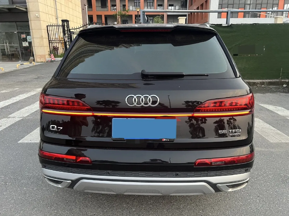 2022 Audi Q7 3.0T 340HP V6 8AT,autocango,china used car exporter,china ev exporter,chinese used car exporter,chinese used ev exporter