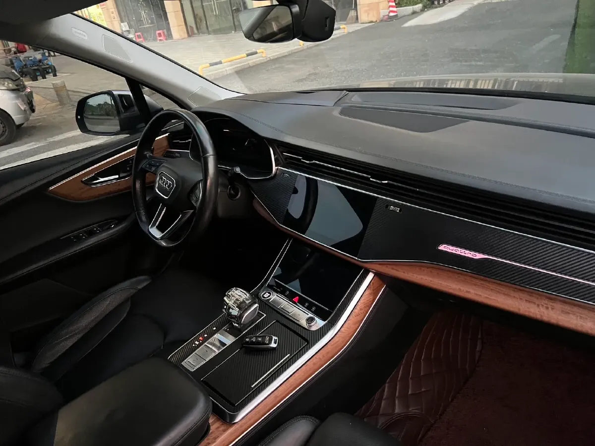2022 Audi Q7 3.0T 340HP V6 8AT,autocango,china used car exporter,china ev exporter,chinese used car exporter,chinese used ev exporter