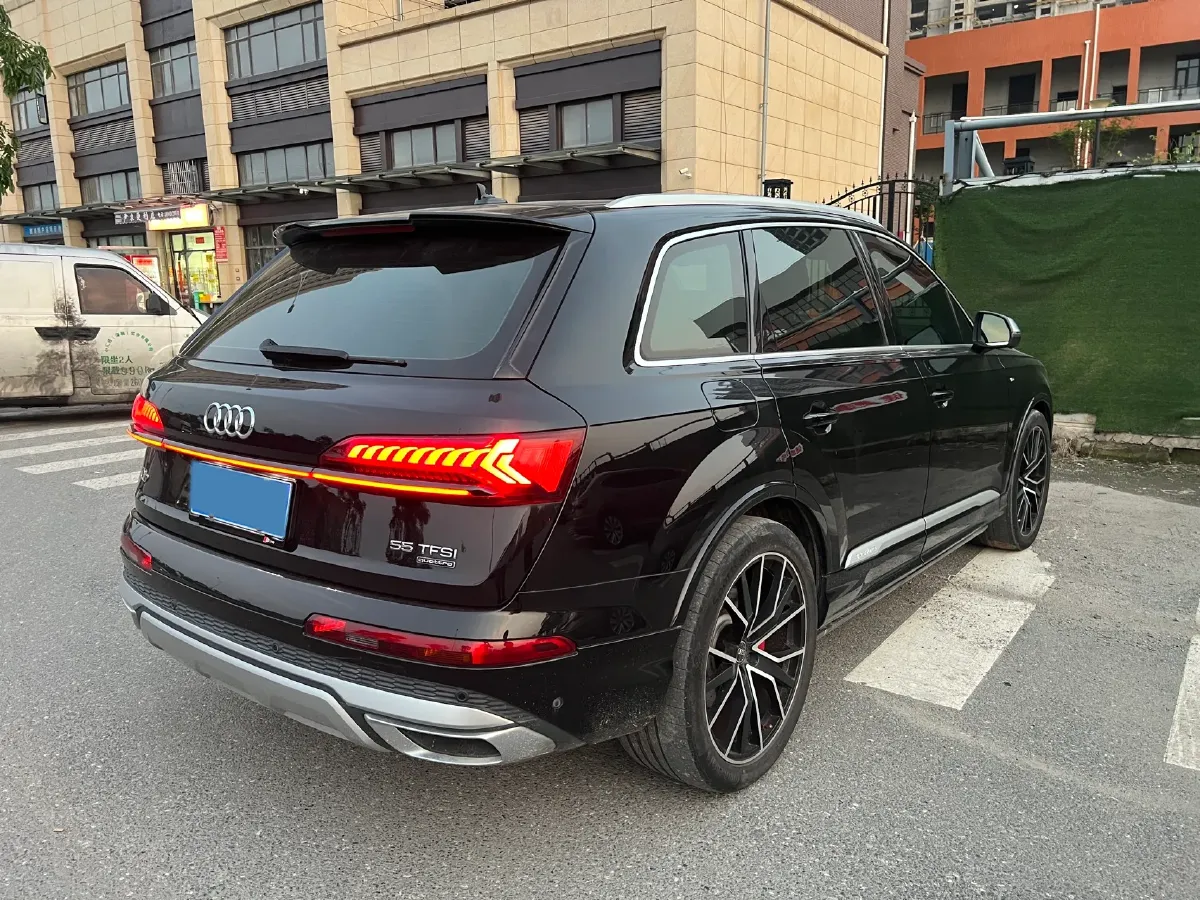 2022 Audi Q7 3.0T 340HP V6 8AT,autocango,china used car exporter,china ev exporter,chinese used car exporter,chinese used ev exporter