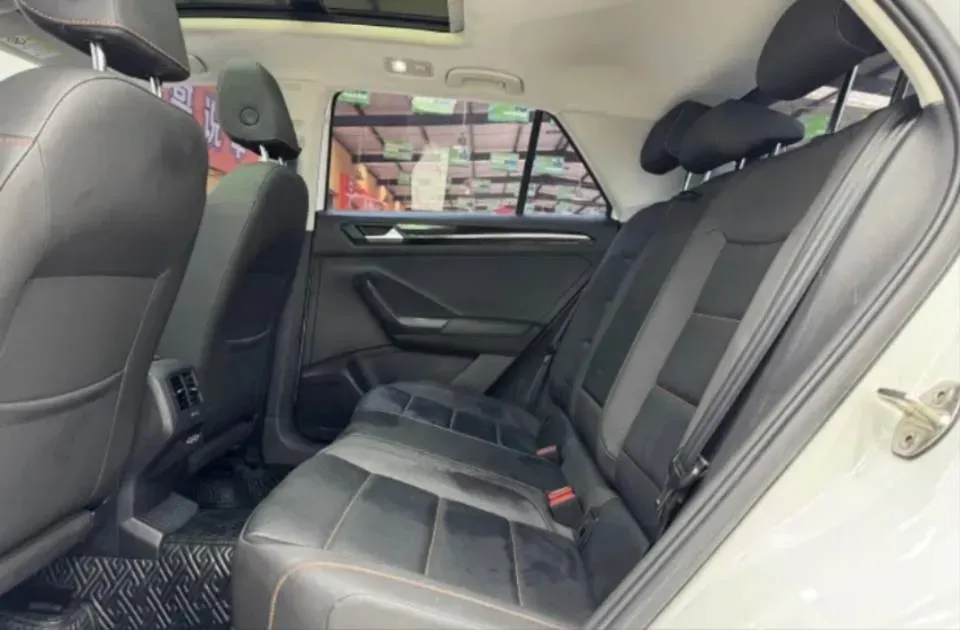 2021 Volkswagen T-Roc 1.4T 150HP L4 7DCT,autocango,china used car exporter,china ev exporter,chinese used car exporter,chinese used ev exporter