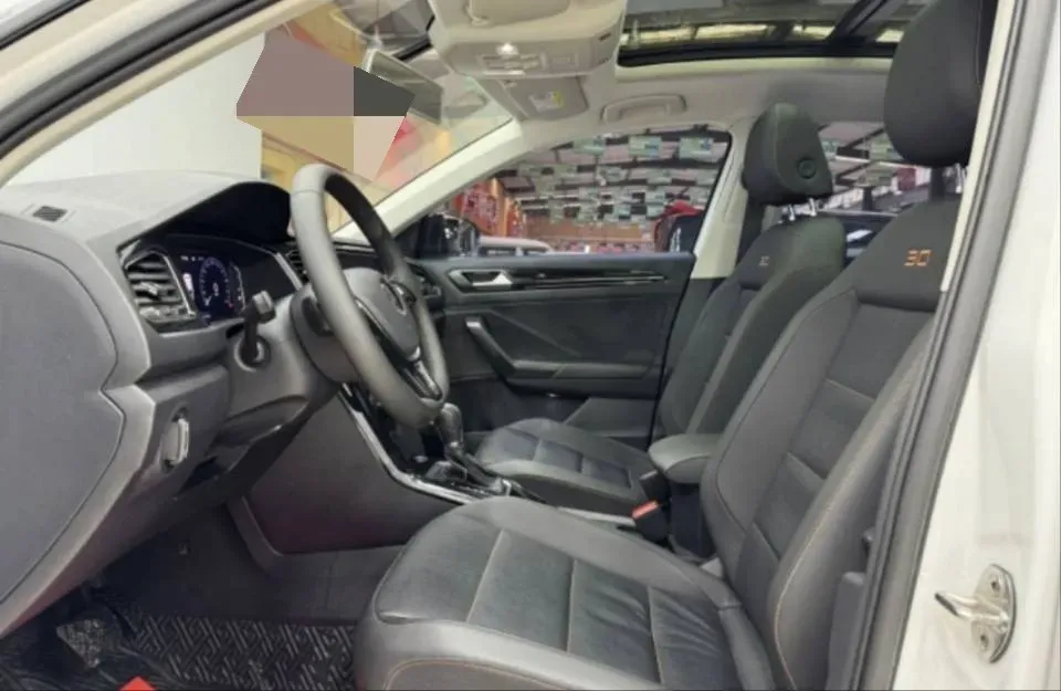 2021 Volkswagen T-Roc 1.4T 150HP L4 7DCT,autocango,china used car exporter,china ev exporter,chinese used car exporter,chinese used ev exporter