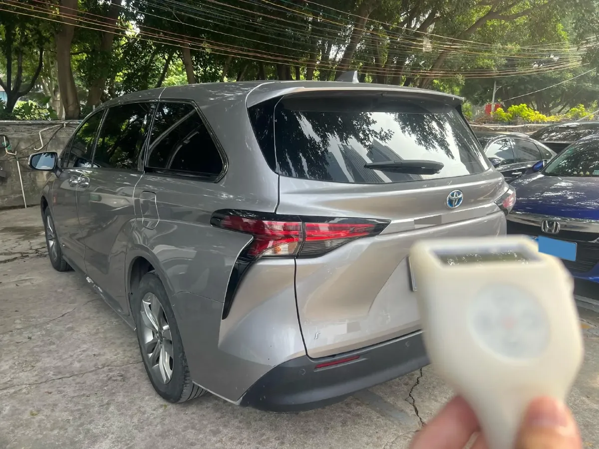 2023 Toyota Sienna 2.5L 189HP L4 E-CVT Hybrid,autocango,china used car exporter,china ev exporter,chinese used car exporter,chinese used ev exporter