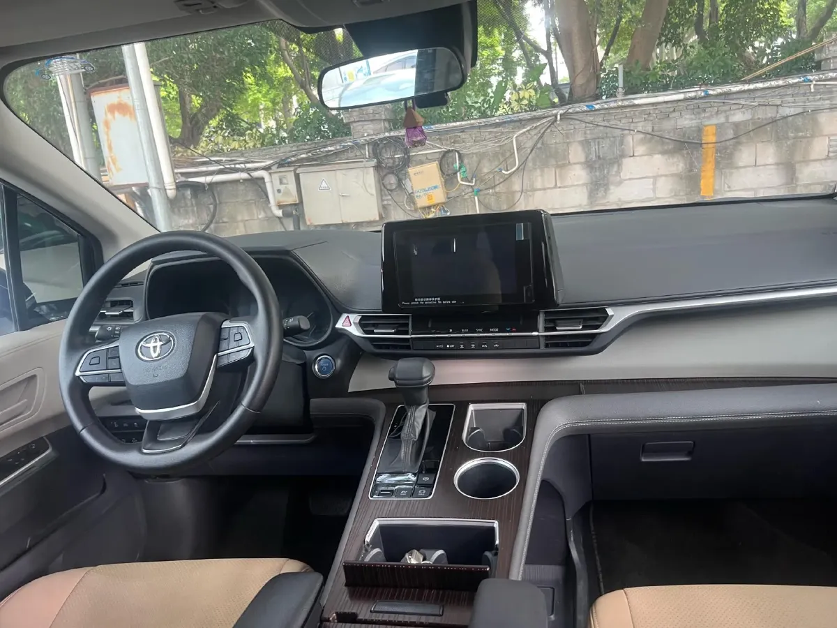 2023 Toyota Sienna 2.5L 189HP L4 E-CVT Hybrid,autocango,china used car exporter,china ev exporter,chinese used car exporter,chinese used ev exporter
