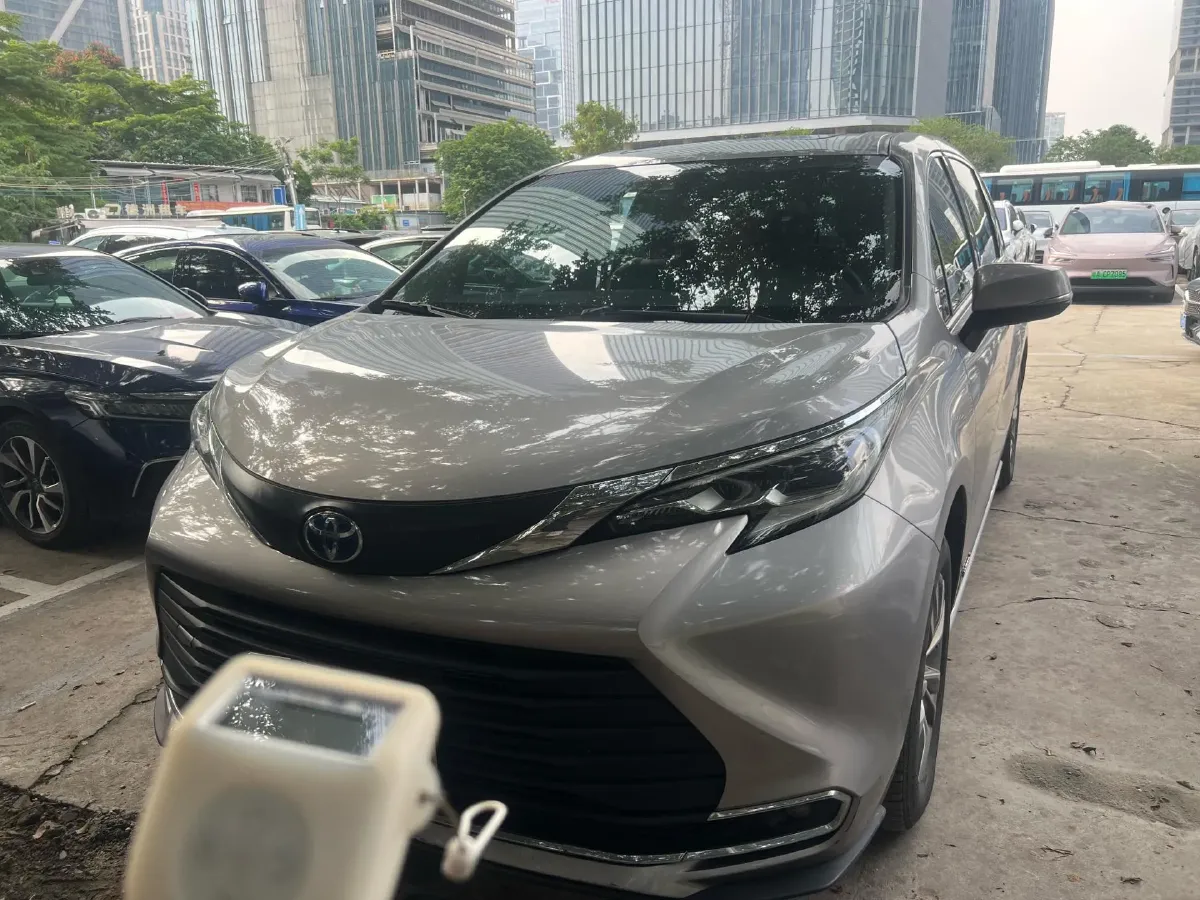 2023 Toyota Sienna 2.5L 189HP L4 E-CVT Hybrid,autocango,china used car exporter,china ev exporter,chinese used car exporter,chinese used ev exporter
