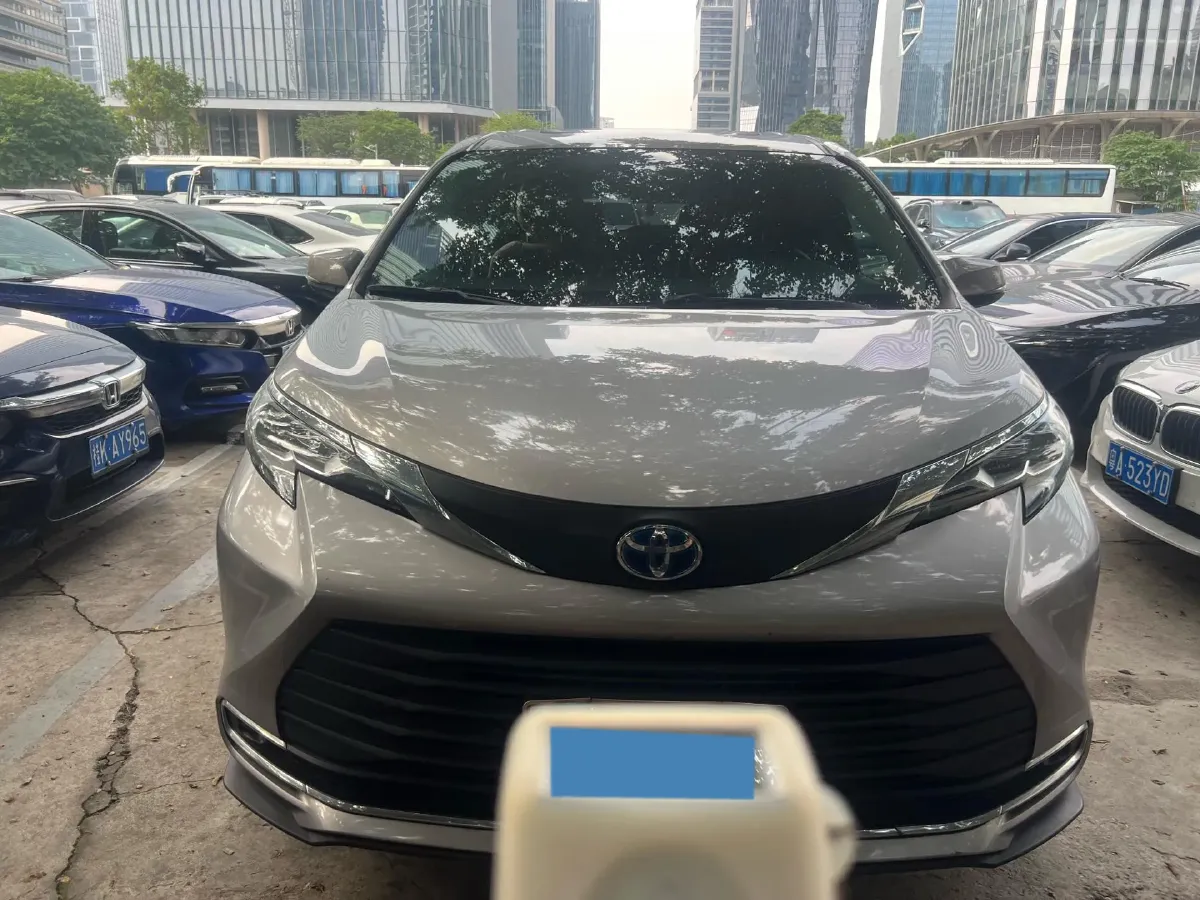 2023 Toyota Sienna 2.5L 189HP L4 E-CVT Hybrid,autocango,china used car exporter,china ev exporter,chinese used car exporter,chinese used ev exporter