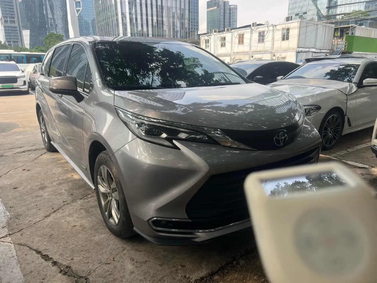 2023 Toyota Sienna 2.5L 189HP L4 E-CVT Hybrid,autocango,china used car exporter,china ev exporter,chinese used car exporter,chinese used ev exporter