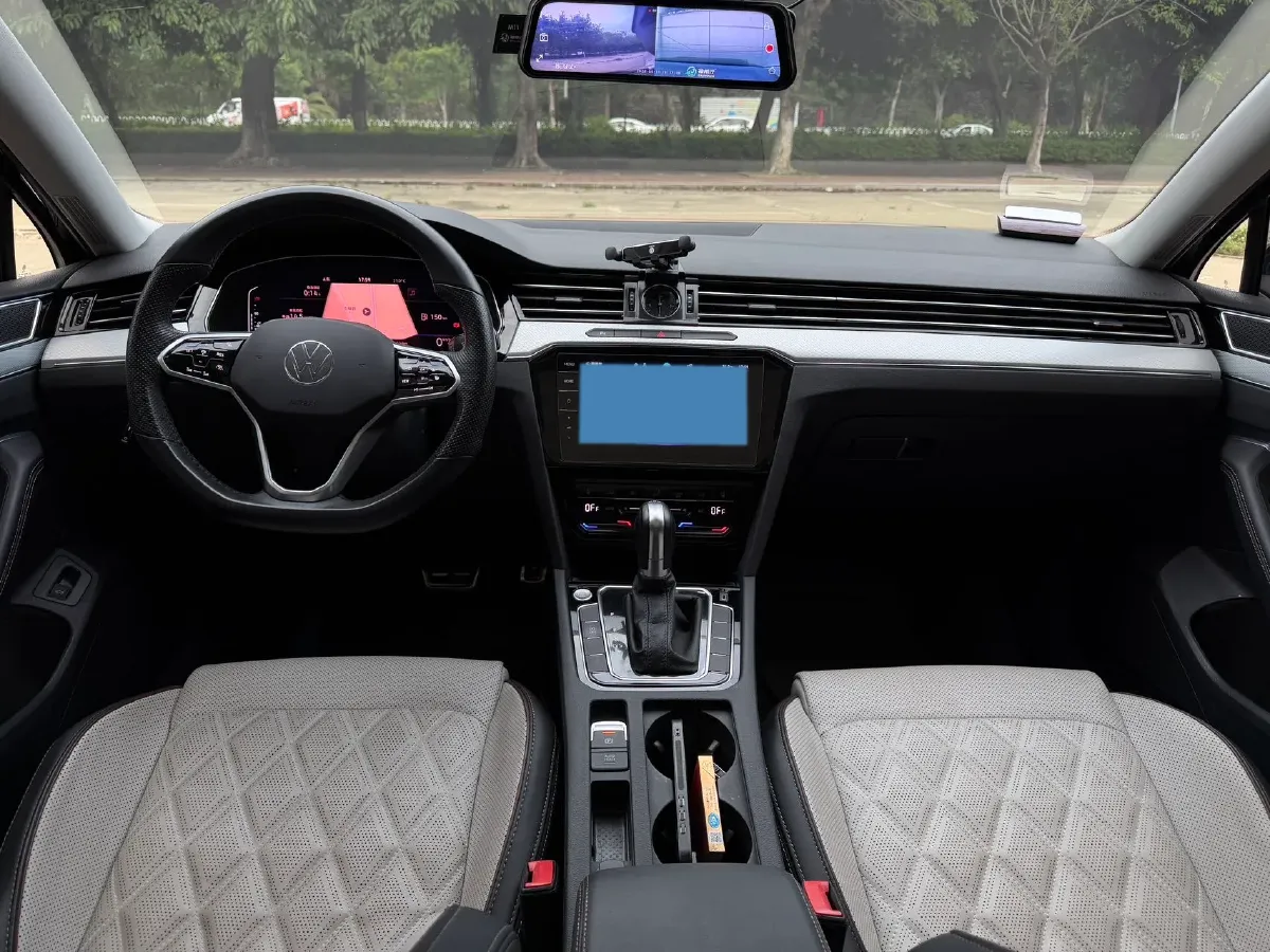 2023 Volkswagen Magotan 2.0T 186HP L4 7DCT,autocango,china used car exporter,china ev exporter,chinese used car exporter,chinese used ev exporter