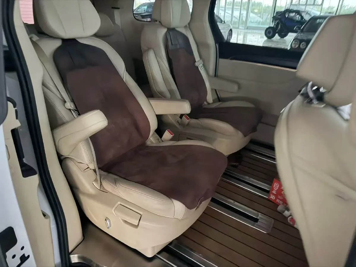 2022 Buick GL8 2.0T 237HP L4 9AT,autocango,china used car exporter,china ev exporter,chinese used car exporter,chinese used ev exporter